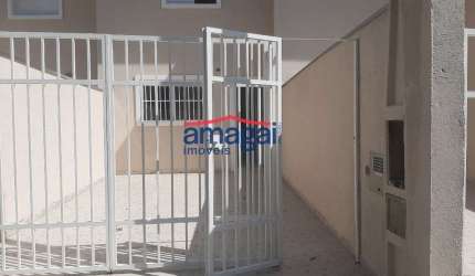 Casa com 2 quartos à venda no Jardim Bela Vista, Jacareí  por R$ 320.000