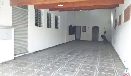 Casa com 3 quartos à venda na Vila Martinez, Jacareí  por R$ 650.000