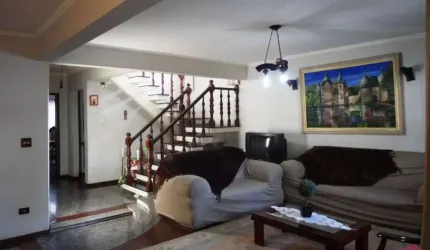 Casa com 3 quartos à venda no Jardim Santa Maria, Jacareí  por R$ 1.200.000