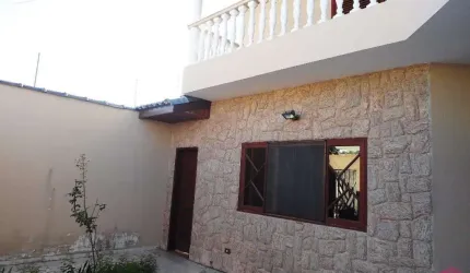 Casa com 4 quartos à venda no Jardim Santa Maria, Jacareí  por R$ 890.000