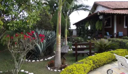 Chácara / sítio com 6 quartos à venda no Jardim Santana, Jacareí  por R$ 650.000