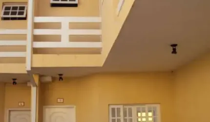 Casa em condomínio fechado com 3 quartos à venda no Jardim Flórida, Jacareí  por R$ 450.000
