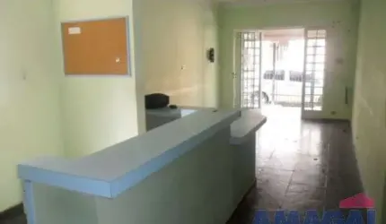 Casa com 6 quartos à venda no Centro, Jacareí  por R$ 500.000