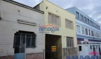 Casa com 4 quartos à venda no Centro, Jacareí  por R$ 380.000