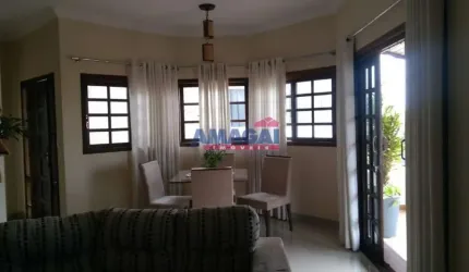 Casa com 3 quartos à venda no Jardim Terras de São João, Jacareí  por R$ 690.000