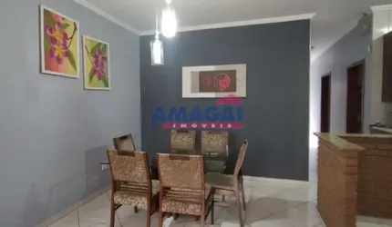 Casa com 3 quartos à venda no Jardim Santa Marina, Jacareí  por R$ 460.000