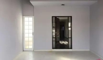 Casa com 3 quartos à venda no Jardim Flórida, Jacareí  por R$ 450.000