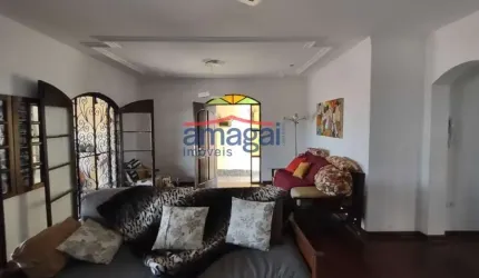 Casa com 3 quartos à venda no Jardim das Indústrias, Jacareí  por R$ 750.000