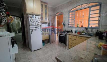 Casa com 3 quartos à venda na Vila Ita, Jacareí  por R$ 290.000