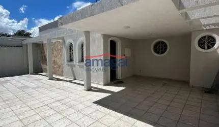 Casa com 4 quartos para alugar no Parque Brasil, Jacareí  por R$ 3.500