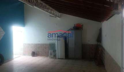 Casa com 2 quartos à venda no Jardim Leblon, Jacareí  por R$ 480.000