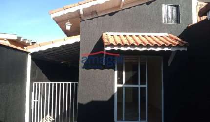 Casa com 2 quartos à venda no Jardim Três José, São José dos Campos  por R$ 400.000