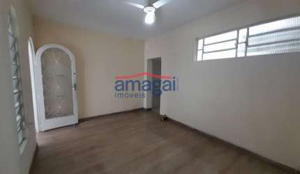 Casa com 1 quarto para alugar no Centro, Jacareí  por R$ 1.300