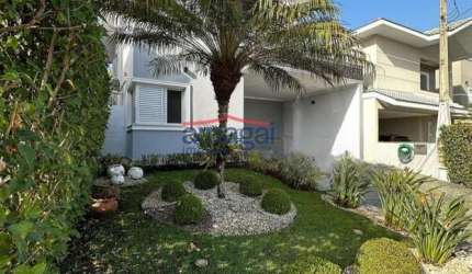 Casa em condomínio fechado com 4 quartos à venda no Jardim Crystal Park, Jacareí  por R$ 1.800.000