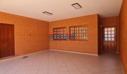 Casa com 3 quartos à venda na Cidade Jardim, Jacareí  por R$ 830.000