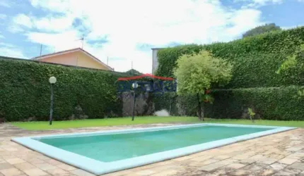 Casa com 5 quartos à venda no Centro, Jacareí  por R$ 990.000