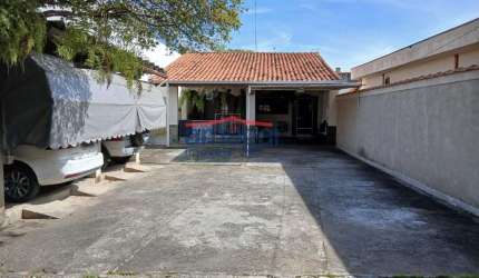 Casa com 3 quartos à venda no Parque Itamarati, Jacareí  por R$ 680.000