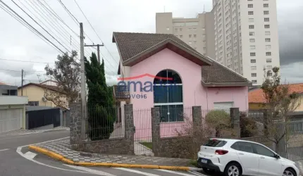 Casa com 3 quartos à venda no Centro, Jacareí  por R$ 850.000