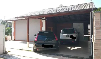Casa com 3 quartos à venda na Rua Virgínia Quint, 12, Centro, São José por R$ 790.000