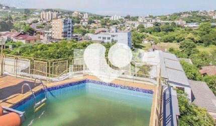 Triplex com 4 quartos à venda em Glória - RS