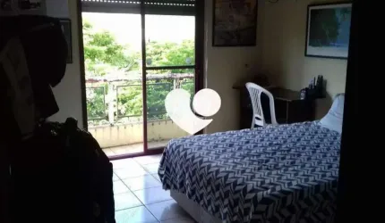 Casa com 4 quartos à venda em Azenha - RS