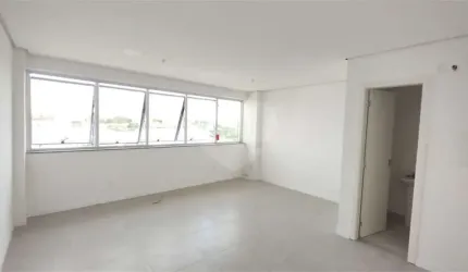 Salas à venda ou para locação em Centro - RS