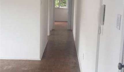 Apartamento com 3 quartos à venda ou para locação em Azenha - RS