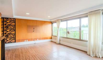 Apartamento com 3 quartos à venda ou para locação em Cavalhada - RS