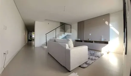 Casa com 3 quartos à venda em Chácara Das Pedras - RS