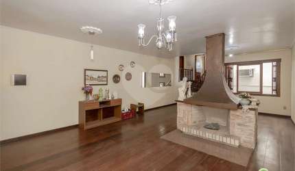Casa com 6 quartos à venda em Higienópolis - RS