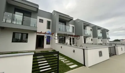 Casa à venda no bairro Palhocinha - Garopaba/SC