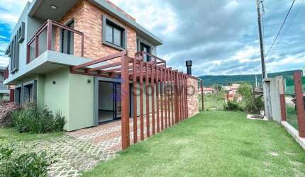 Casa em Condomínio - Residencial Floresta