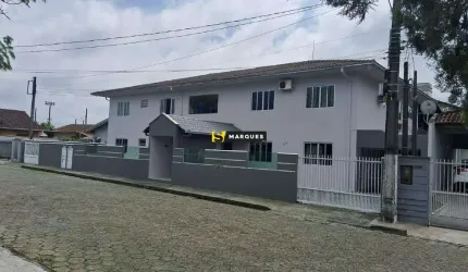 Excelente Oportunidade para Investidor – Condomínio de 6 Apartamentos no Iririú!