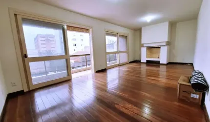 Amplo Apartamento para Aluguel no Centro de Pelotas-RS