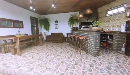 Sobrado para 2 Famílias ou Comércio-Residência - Pelotas-RS