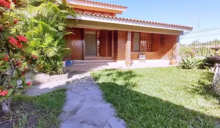Belíssima Casa Alto Padrão para venda no Laranjal Pelotas-RS