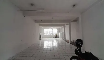 Salão de 240m² com 1 banheiro R$3200,00, Vila Penteado
