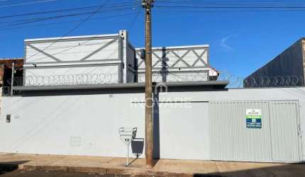Casa com 3 dormitórios à venda, 140 m² por R$ 320.000,00 - Setor Bela Vista - Itumbiara/GO
