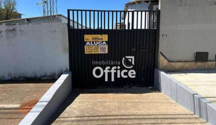 Casa com 3 dormitórios para alugar, 90 m² por R$ 950,00/mês - Vila João Luiz de Oliveira - Anápolis/GO