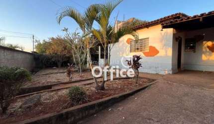 Casa com quintal à venda, 139 m² por R$ 450.000 - Vila Góis - Anápolis/GO