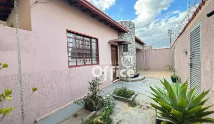 Casa com 3 dormitórios à venda, 320 m² por R$ 790.000,00 - Batista - Anápolis/GO