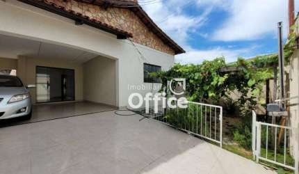 Casa com 3 quartos à venda, 200 m² por R$ 650.000 - Antônio Fernandes - Anápolis/GO