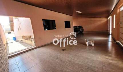 Casa com 3 quartos à venda, 200 m² por R$ 500.000 - Parque dos Pirineus - Anápolis/GO