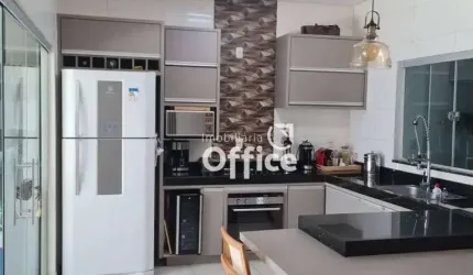 Casa com 3 Quartos à venda, 113 m² por R$ 520.000 - Itamaraty - Anápolis/GO