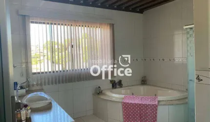 Sobrado com 6 quartos à venda, 255 m² por R$  - Jardim Alexandrina - Anápolis/GO