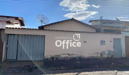 Casa com 3 dormitórios à venda, 250 m² por R$ 900.000,00 - Setor Bougainville - Anápolis/GO