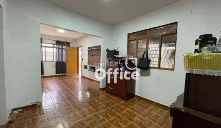 Casa com 3 quartos à venda, 180 m² por R$ 600.000 - Vila Santa Isabel - Anápolis/GO