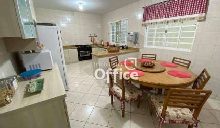 Sobrado com 4 Q à venda, 243 m² por R$ 630.000 - Vila Santa Isabel - Anápolis/GO