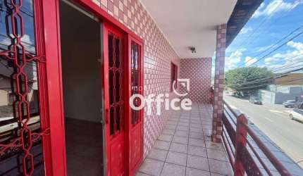 Sobrado com 2 quartos à venda, 205 m² por R$ 800.000 - Centro - Anápolis/GO