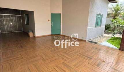 Casa com 3 quartos à venda, 250 m² por R$ 720.000 - Parque dos Pirineus - Anápolis/GO